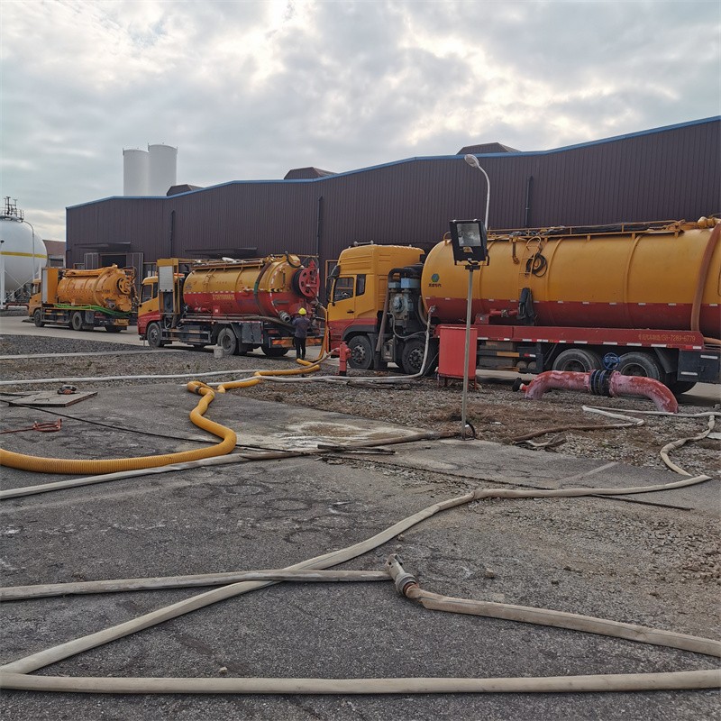 昂昂溪污水池清理