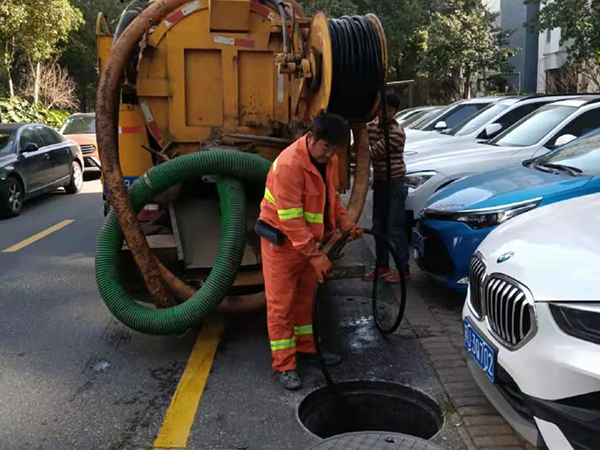 昂昂溪排污管道清淤